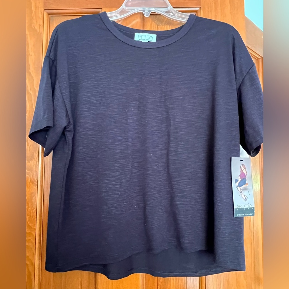 Women’s short sleeve top brand new.  Size medium.
